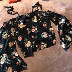 American eagle bell sleeve top